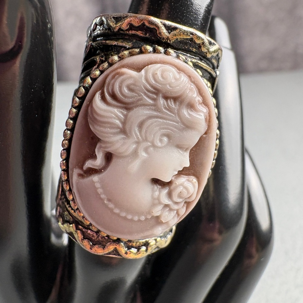 Vintage Style Cameo Ring Antique Gold Silver Tone Wide Ornate Band Size 8.5